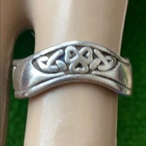 Peter Stone sterling silver Celtic scalloped ring